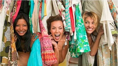 ভাগ্য ফেরাবে পোশাকের রঙ, জানুন কোন দিনে কোন রঙে খুলবে সৌভাগ্য