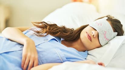 রাতে এই স্বপ্নগুলি দেখেন, হতে পারে বিপদ, বয়ে আনতে পারে মৃত্যুযোগও