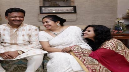 মুখ পুড়ল রাজ্যের, ডাক্তারদের পাশে ববি হাকিমের মেয়ে