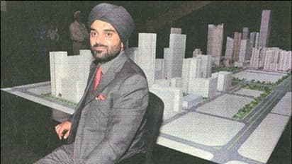 शराब कारोबारी पोंटी चड्ढा के बेटे मोंटी चड्ढा की जमानत याचिका पर सुनवाई सोमवार तक टली