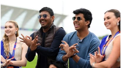 'മഴയെ തോല്‍പിച്ച വീര്യം'; ട്രെന്‍ഡ് ബ്രിഡ്‌ജില്‍ ആവേശത്തിരയായി ഇന്ത്യന്‍ ആരാധകര്‍- ചിത്രങ്ങള്‍