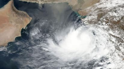 সাবধান ! ধেয়ে আসছে ঘূর্ণিঝড় হিক্কা