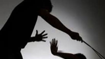 అక్రమ సంబంధం... మహిళపై వేడి నూనె పోసిన ప్రియుడు