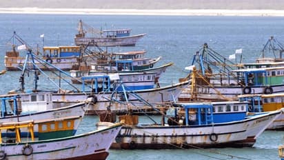 ಉಕ್ಕೇರುತ್ತಿರುವ ಸಮುದ್ರ : ಮೀನುಗಾರಿಕೆ ಬಂದ್‌