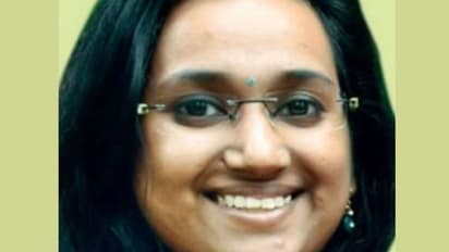 അച്ഛന് പിന്നാലെ മകളും; ഏഴ് പേര്ക്ക് പുതുജീവന് നല്കി നിബിയ മടങ്ങി