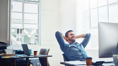 রাশি বলে দেবে কোন পেশায় গেলে আসবে সাফল্য