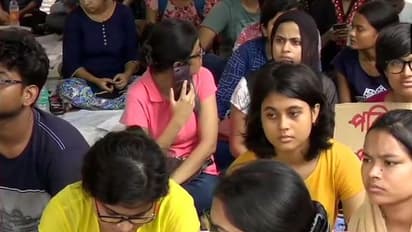 ಕ್ಷಮೆ ಕೇಳದಿದ್ರೆ ಮಾತುಕತೆ ಇಲ್ಲ: ದೀದಿ ಮನವಿ ತಿರಸ್ಕರಿಸಿದ ವೈದ್ಯರು!