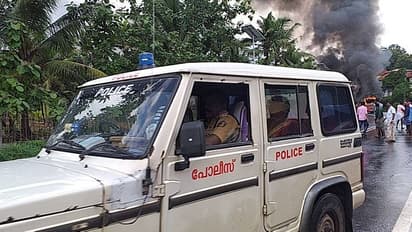 കെഎസ്ആര്ടിസിയും കോണ്ക്രീറ്റ് മിക്സര് വണ്ടിയും കൂട്ടിയിടിച്ച് അപകടം -ചിത്രങ്ങള്