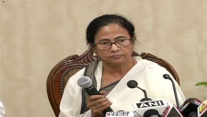 ಆಯ್ತು ಕೆಲಸಕ್ಕೆ ಬನ್ನಿ: ವೈದ್ಯರೆದುರು ಮಂಡಿಯೂರಿದ ಮಮತಾ!