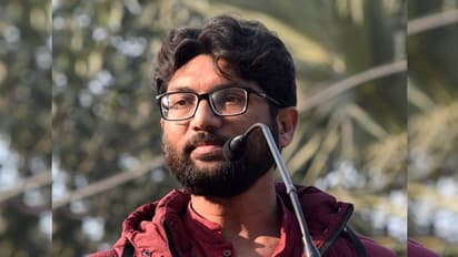 സ്കൂളിനെ അപകീർത്തിപ്പെടുത്താൻ ശ്രമം; ജിഗ്നേഷ് മെവാനിക്കെതിരെ കേസ്