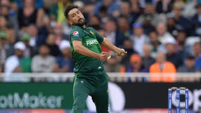 World Cup 2019 — India vs Pakistan: Mohammad Amir gets 2 warnings for running on ‘danger zone’