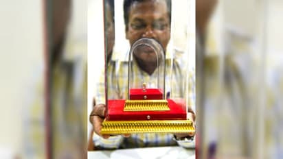 পাক-ম্যাচ জিতলেই বিশ্বকাপ পাবেন কোহলি! ম্যাচের আগে দেখা মিলল সোনার ট্রফির