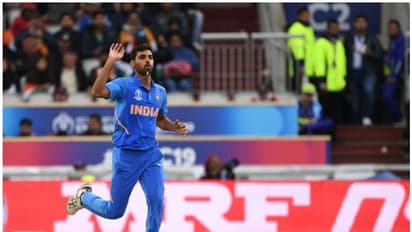 ಇಂಡೋ-ಪಾಕ್ ಪಂದ್ಯ: ಗಾಯಗೊಂಡ ಭುವನೇಶ್ವರ್ ಔಟ್!