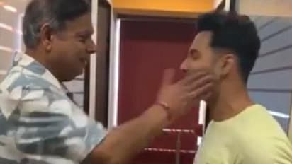 ಅಪ್ಪಂದಿರ ದಿನದಂದು ನಟ ವರುಣ್‌ ಧವನ್‌ಗೆ ತಂದೆ ಕಪಾಳಮೋಕ್ಷ!