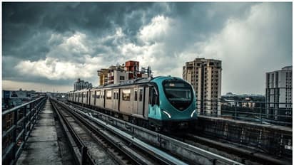 കാക്കനാട്ടേക്കും നെടുമ്പാശ്ശേരിക്കും കൊച്ചി മെട്രോ: എംപിമാര് മന്ത്രിയെ കണ്ടു