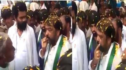 సీఎం జగన్ వద్దన్నా వినలేదు: చిక్కుల్లో పడ్డ మంత్రి, క్షమాపణలు చెప్పిన జయరాం