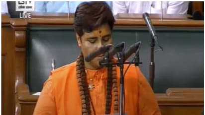 പ്രഗ്യാസിങ് ഠാക്കൂറിന്റെ സത്യപ്രതിജ്ഞ ചോദ്യം ചെയ്ത് പ്രതിപക്ഷം: ലോക്സഭയിൽ ബഹളം