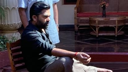 கைச்செலவுக்குக் கூட காசு இல்லாமல் தவிக்கும் சிம்பு...நடிகையிடம் கைமாத்து வாங்கும் அவலம்...