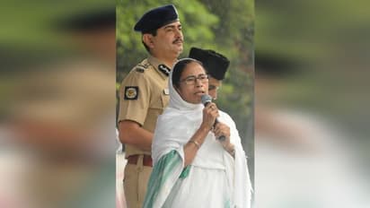 মাইনে বাড়বে পুলিশের! কেন এই টোপ দিলেন মমতা