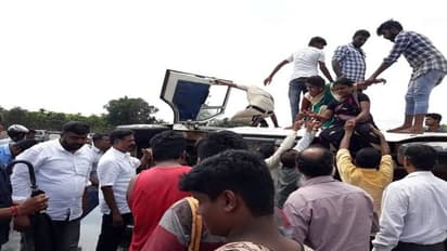 ಗಾಯಾಳುಗಳನ್ನು ಆಸ್ಪತ್ರೆಗೆ ದಾಖಲಿಸಿದ ಶಾಸಕ ಹಾಲಪ್ಪ