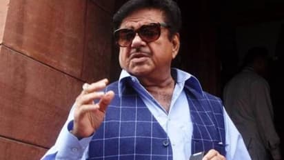 അക്രമം നിയന്ത്രിക്കേണ്ടത് ഇങ്ങനെയല്ല; പ്രിയങ്ക ഗാന്ധിയെ കയ്യേറ്റം ചെയ്ത സംഭവത്തില് ശത്രുഘ്നന് സിന്ഹ