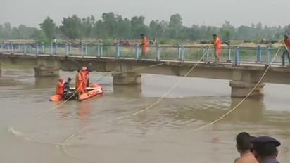 ಕಾಲುವೆಗೆ ಉರುಳಿದ ವ್ಯಾನ್: 22 ಮಂದಿ ರಕ್ಷಣೆ, 7 ಮಕ್ಕಳು ನಾಪತ್ತೆ!