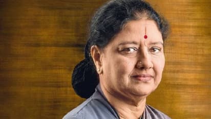 அடிப்படை உரிமைக்கே ஆப்பு... சசிகலாவுக்காக தேர்தலை நிறுத்த கோரிக்கை.. !