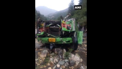 हिमाचल में दर्दनाक हादसा, बस के खाई में गिरने से 44 की मौत