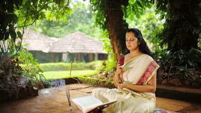 ঈশ্বরের কৃপাদৃষ্টি পেতে দিনে একবার জপ করুন এই মালা