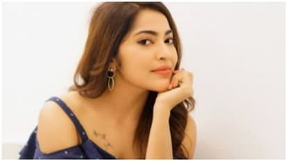 ’ஆடை’படத்துல நீங்களாவது ட்ரெஸ் போட்டு நடிச்சிருக்கீங்களா ரம்யா?’...கலாய்க்கும் நெட்டிசன்ஸ்...