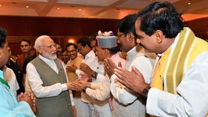 ಮೋದಿ ಕರೆದ ಸಂಸದರ ಔತಣಕೂಟಕ್ಕೆ ಸೋನಿಯಾ, ರಾಹುಲ್ ಗೈರು!