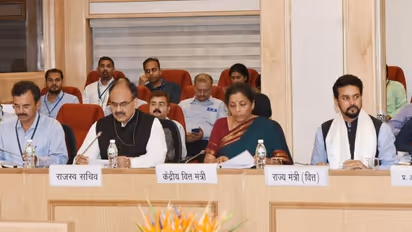 জিএসটি ঘাটতি নিয়ে অধরা সমাধান সূত্র, ক্ষতিপূরণ নিয়ে ক্ষোভ বাড়ছে বিরোধী রাজ্যগুলির