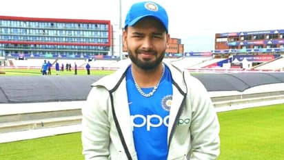 খবরটা পেয়েই মা ছুটেছিলেন মন্দিরে! চাহাল টিভি-তে খোলামেলা ঋষভ