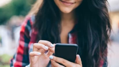 ഫോണ് ലോക്ക് ചെയ്യുന്ന രീതി കണ്ടാല് അറിയാം നിങ്ങളുടെ പ്രായം എത്രയെന്ന് !