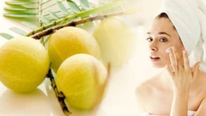 നെല്ലിക്ക നീര് ദിവസവും മുഖത്ത് പുരട്ടൂ; ഗുണം ഇതാണ്...