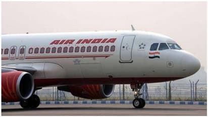 சூப்பர் மார்க்கெட்டில் பிஸ்கெட் பாக்கெட் அபேஸ்… - ஏர்இந்தியா பைலட் சஸ்பெண்ட்