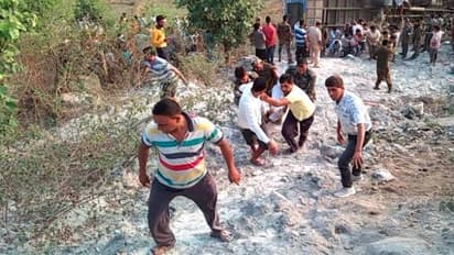 আচমকাই খাদে পড়ে গেল বাস, মৃত ৬, আহত প্রায় ৪৩