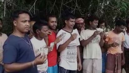 কাটমানির টাকা হাতে পেলেন গ্রামবাসীরা, আড়ই লক্ষ খসল তৃণমূল নেতার