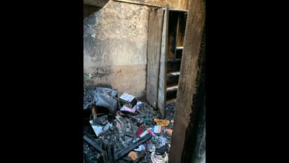 బిజెపి నేత ఇంట్లో గ్యాస్ సిలిండర్ పేలుడు (ఫోటోలు)