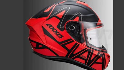 ஹெல்மெட் அணியாமல் பைக்கில் சென்ற அமைச்சர்... ஸ்பாட் ஃபைன் போட்ட போக்குவரத்து போலீசார்..!