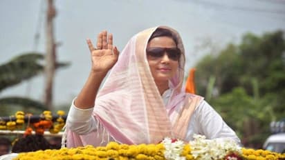 20 ವರ್ಷದ ಹುಡ್ಗ, ಪುಲ್ವಾಮಾ-ಬಾಲಾಕೋಟ್ ಕನ್ಫ್ಯೂಸ್: ಸಂಸದೆಗೆ ತರಾಟೆ!