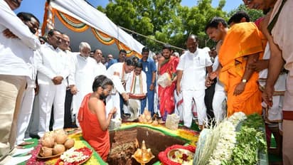 తెలంగాణ కొత్త అసెంబ్లీ నిర్మాణ పనులకు కేసీఆర్ శంకుస్థాపన (ఫోటోలు)