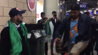 ಇಂಡೋ-ಪಾಕ್ ಅಭಿಮಾನಿಗಳಿಂದ ಡ್ಯಾನ್ಸ್-ವೈರಲ್ ಆಯ್ತು ವೀಡಿಯೋ!