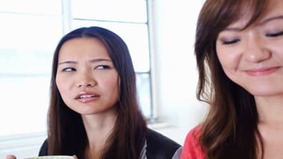 বন্ধুর মুখোশের আড়ালে কি লুকিয়ে রয়েছে শত্রু! এই ৫ লক্ষণ দেখে চিনে নিন