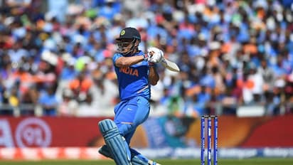 ധോണിയുടെ ബാറ്റിംഗ് പൊസിഷന്; നിര്ണായക നിര്ദേശവുമായി മുന് താരം