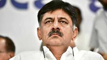 அரசியல் ரீதியாக பழி வாங்குகிறார்கள்... வீடியோ வெளியிட்டு கதறும் டி.கே.சிவகுமார்..!