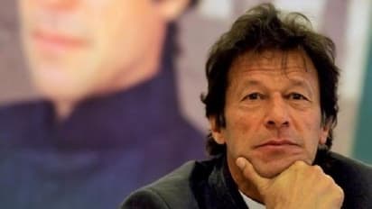 नया पाकिस्तान: जानें एक साल में कितना गिरा रुपया और जनता पर कितना बढ़ा टैक्स