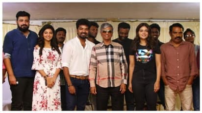 ’ஒரே நேரத்துல எத்தனை பேருக்குத்தான் ‘ஐ லவ் யூ’ சொல்வீங்க?’...இளைஞிகளை விளாசும் விஜய்யின் தந்தை எஸ்.ஏ.சி.