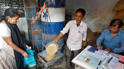 'ಒಂದು ದೇಶ, ಒಂದು ಪಡಿತರ ಚೀಟಿ': ಇದು ಮೋದಿ ತೆರೆದಿಟ್ಟ ಬುತ್ತಿ!