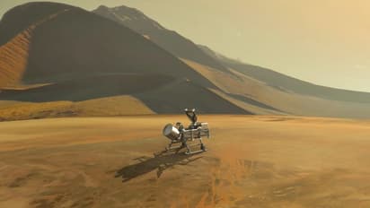 ടൈറ്റനെ അറിയാന് 'ഡ്രാഗണ് ഫ്ലൈ' പറക്കും